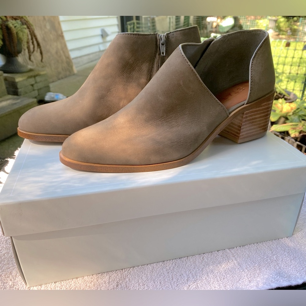 1. State brown boots